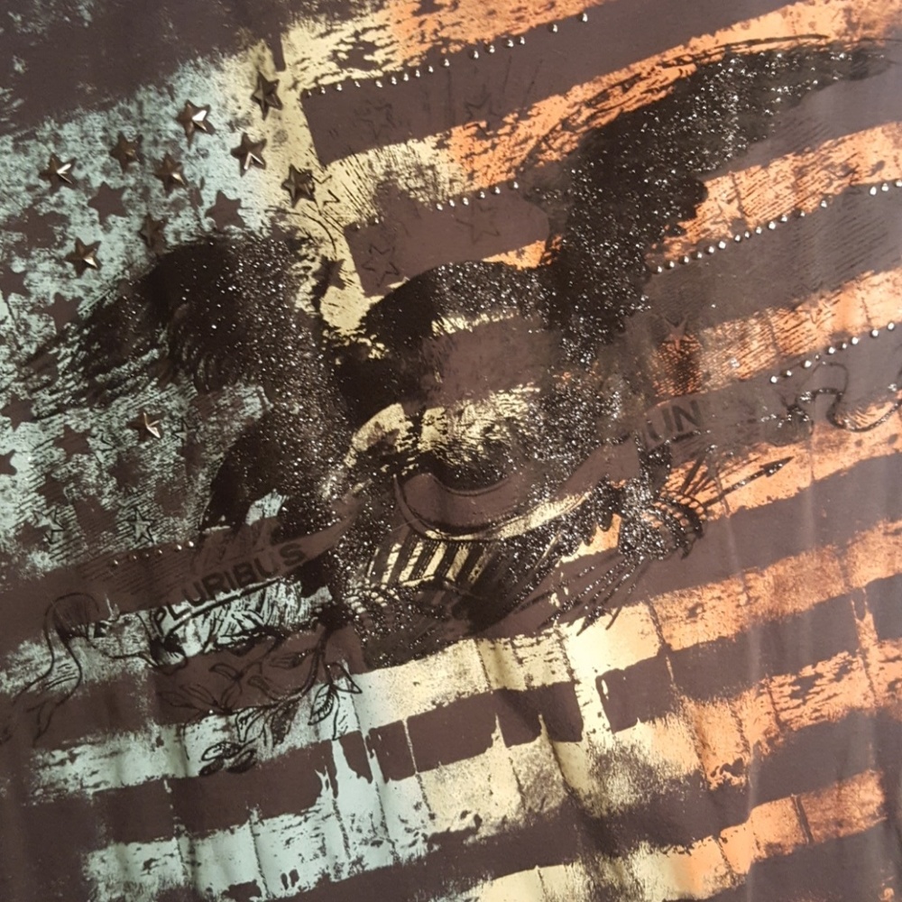 Tee - Picture 2 of 3